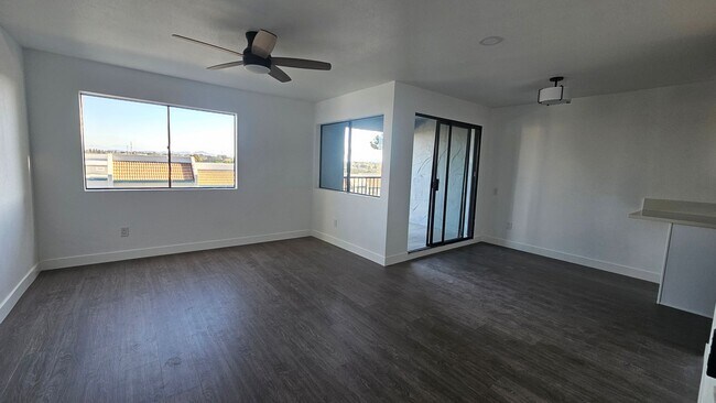 Foto del edificio - Beautiful 2BD 1.5BA Recently Remodeled Condo in Forest Park Plaza