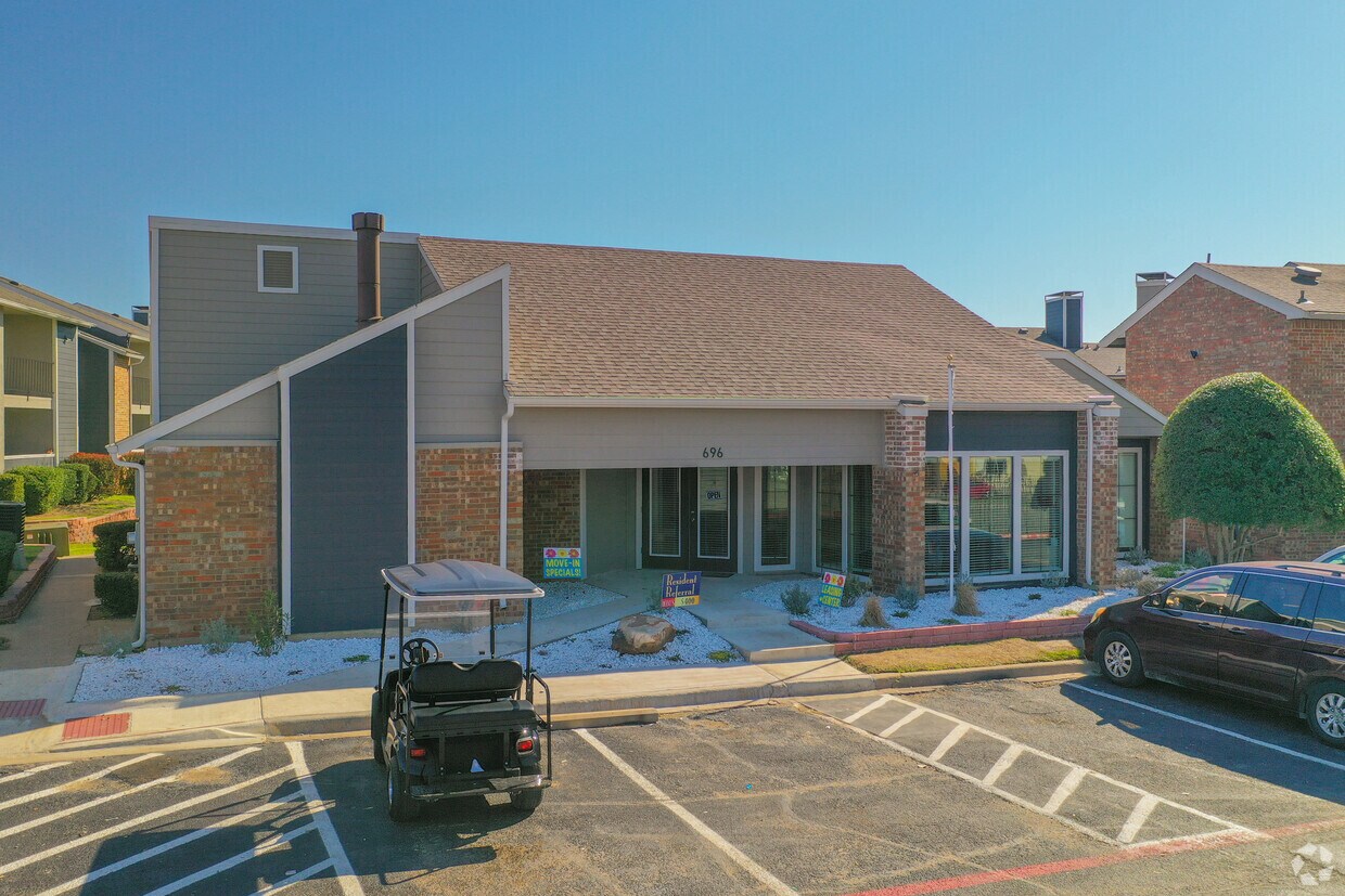 Fox Hollow Lewisville 696 Fox Ave Lewisville, TX Apartments for