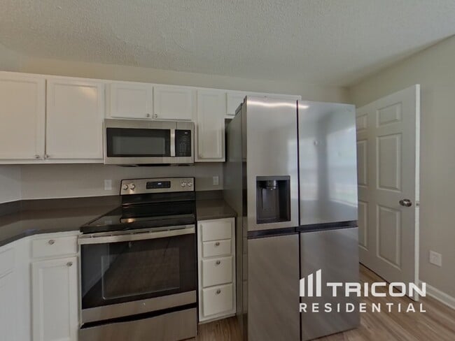 Foto del edificio - 2744 Fairstone Ave