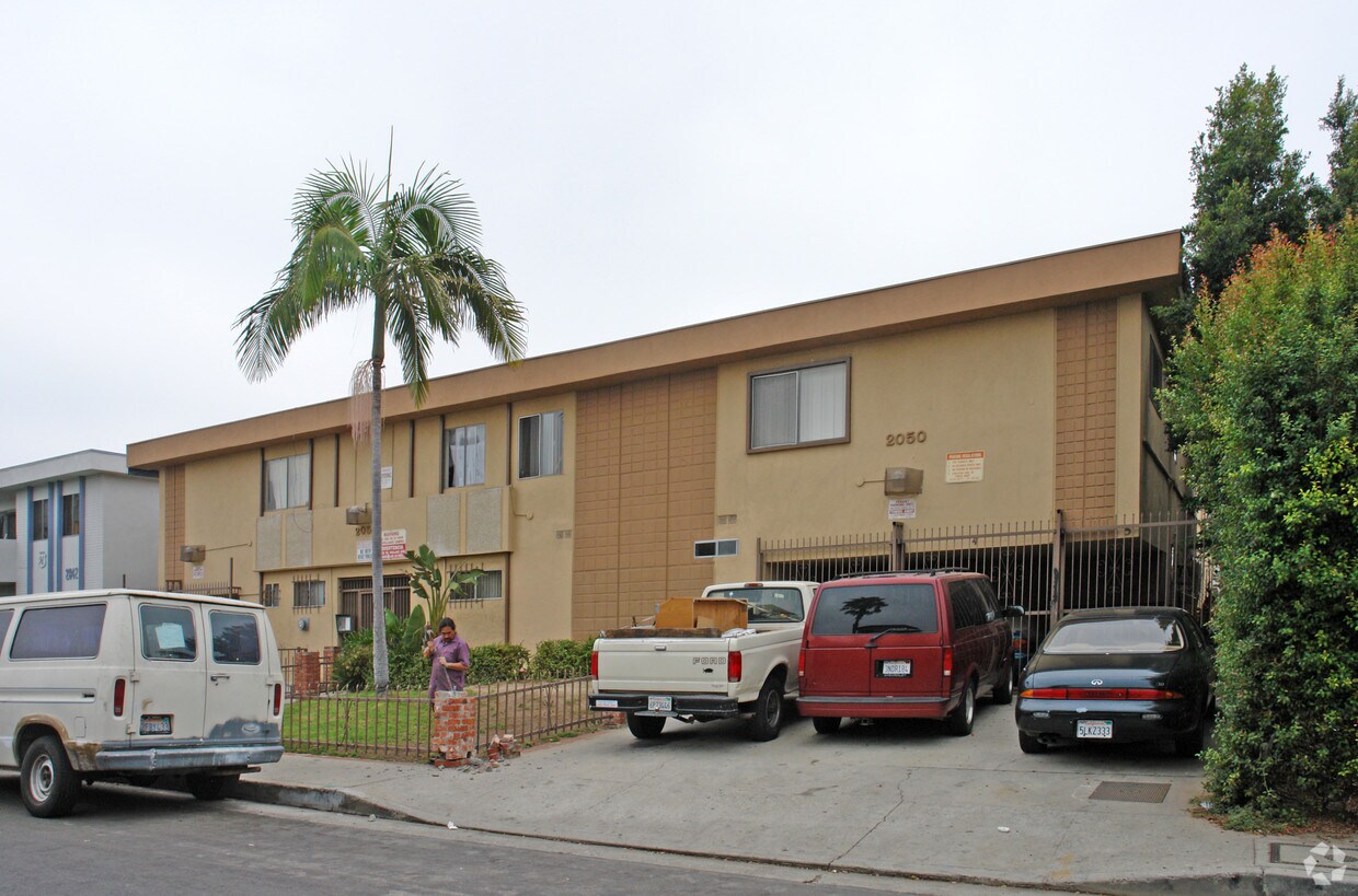 Building Photo - 2050 S Corning St
