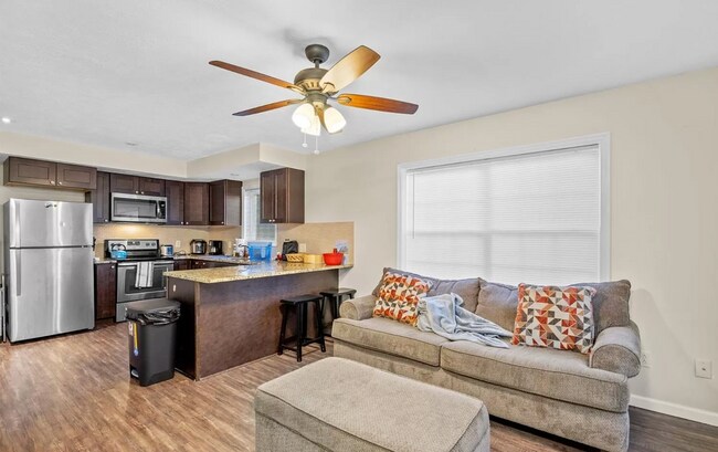 Foto del edificio - 127 Birdseye View Dr