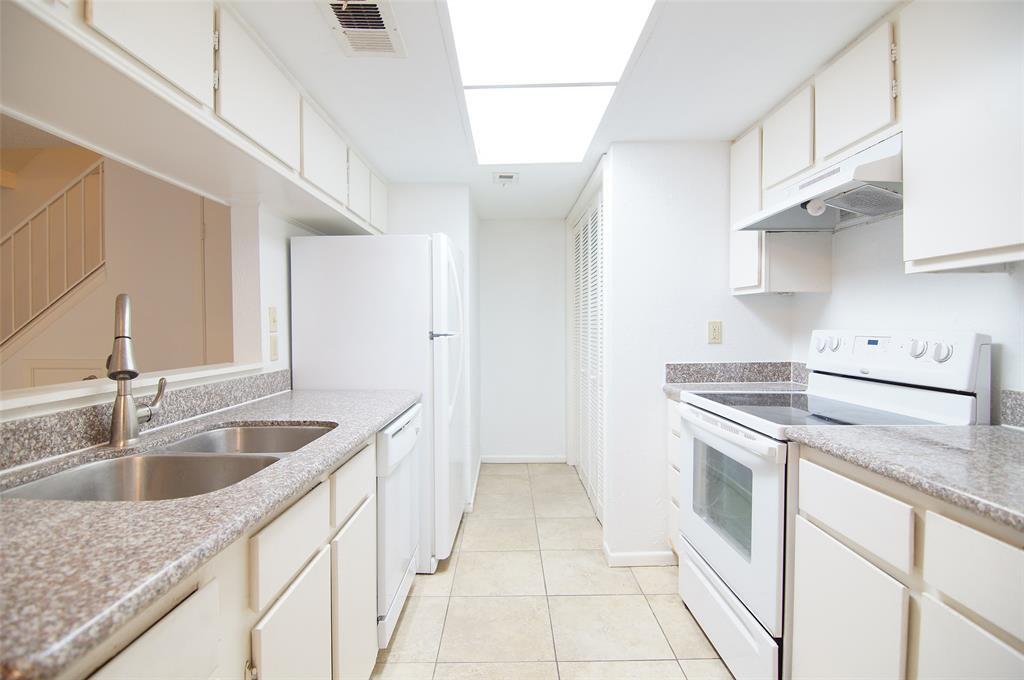 Foto principal - 5654 Birchmont Dr