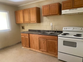 Building Photo - 410 Wells Ave