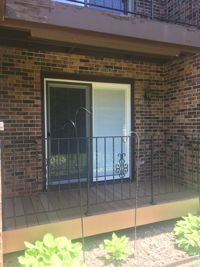 Building Photo - 1127 Flammang Dr