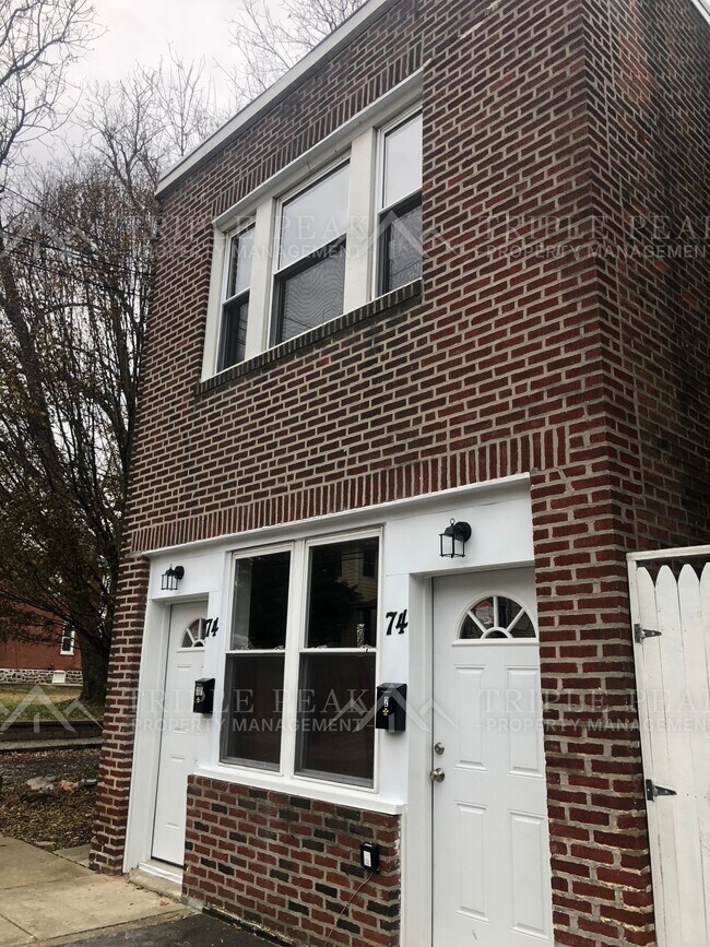 Foto del edificio - 74 Bartram Ave