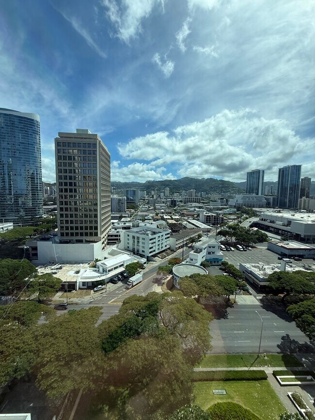 Foto del edificio - 1341 Kapiolani Blvd