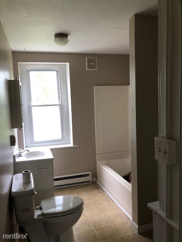 Building Photo - 1 br, 1.5 bath House - 8980 Allentown Pike