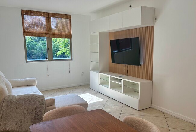Foto del edificio - 2630 SW 28th St