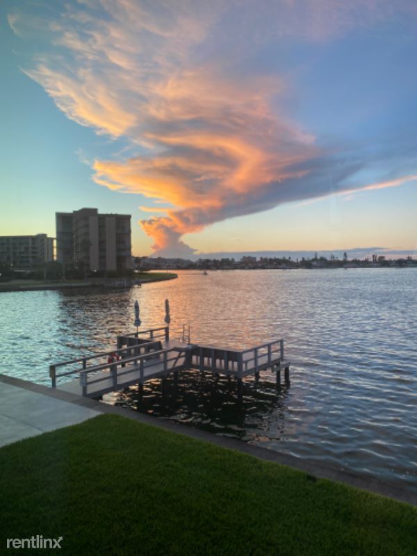 Foto del edificio - 250 126th Ave