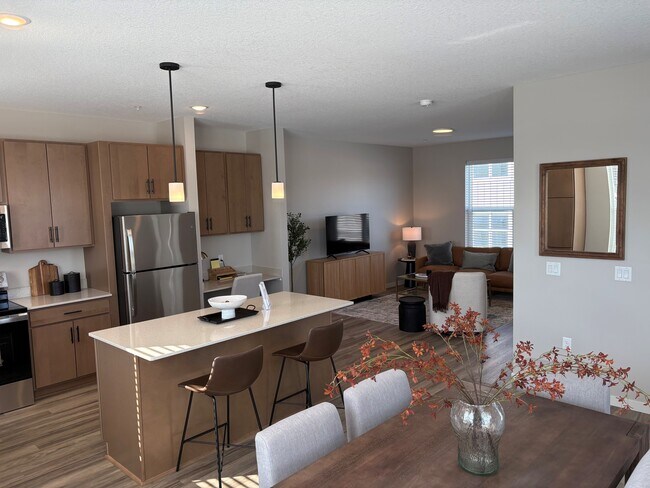 Building Photo - Argenta Townhomes