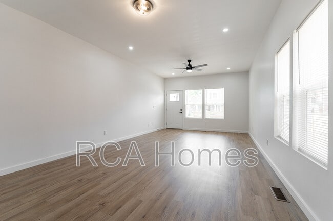 Foto del edificio - 851 N Rural St