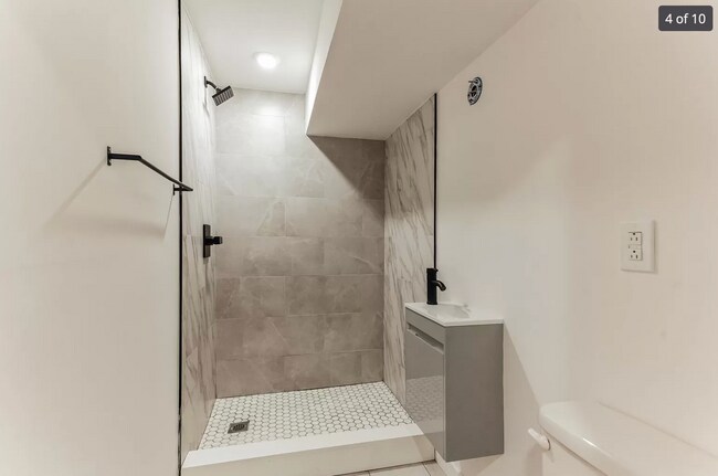 Foto del edificio - 5549 Bloyd St