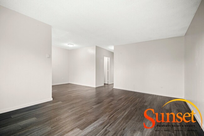 Living Room - 1855 Bayview Heights Dr