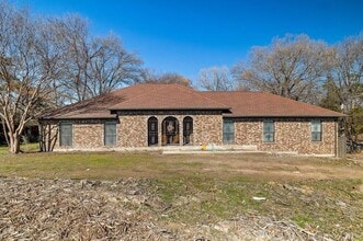 Building Photo - 2110 S McDonald St