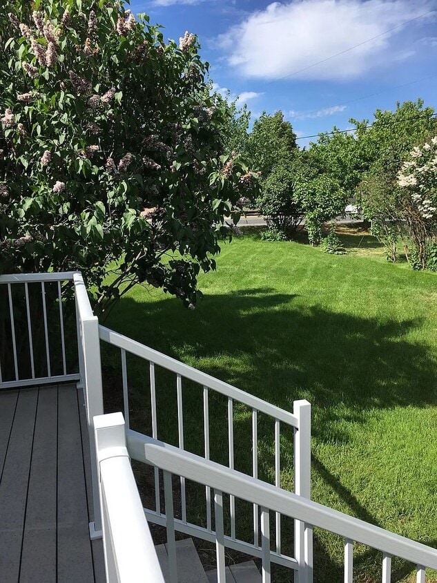Building Photo - Available Soon!! 3bed/2bath in heart of Me...