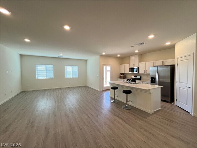 Foto del edificio - 7458 Mason Springs Ave
