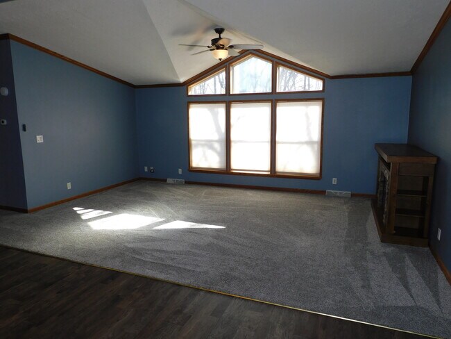 Building Photo - 12826 Oakwood Trl SW