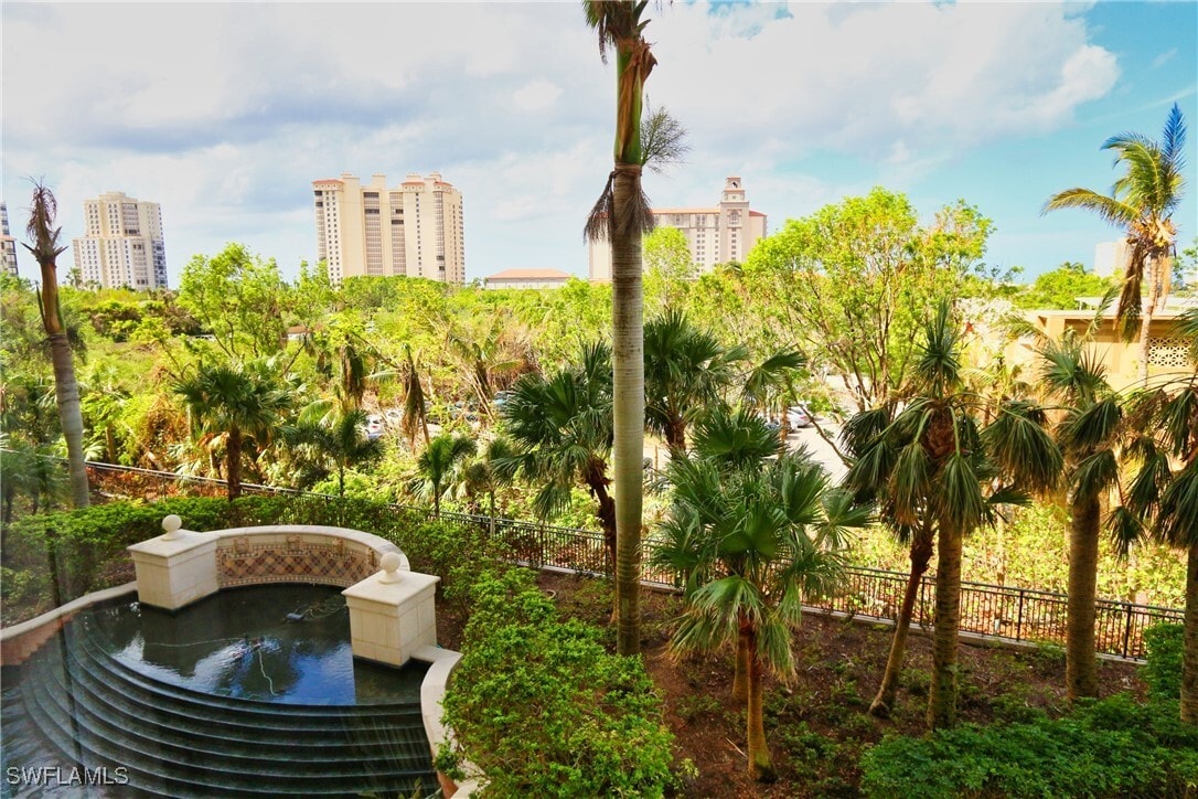 Foto principal - 8787 Bay Colony Dr