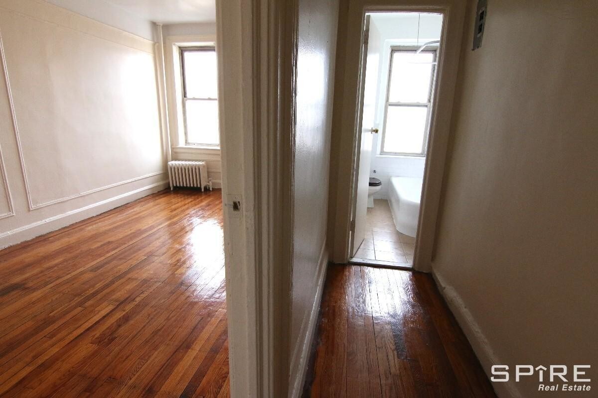 777 Mace Ave Unit 1A, The Bronx, NY 10467 Room for Rent in The Bronx