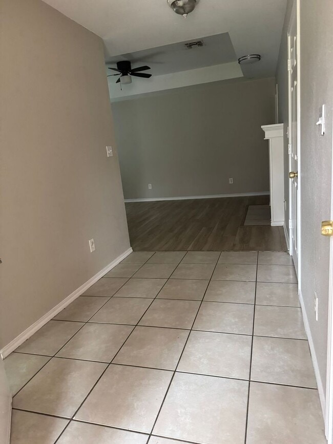 Photo - Live in the lap of luxury! House