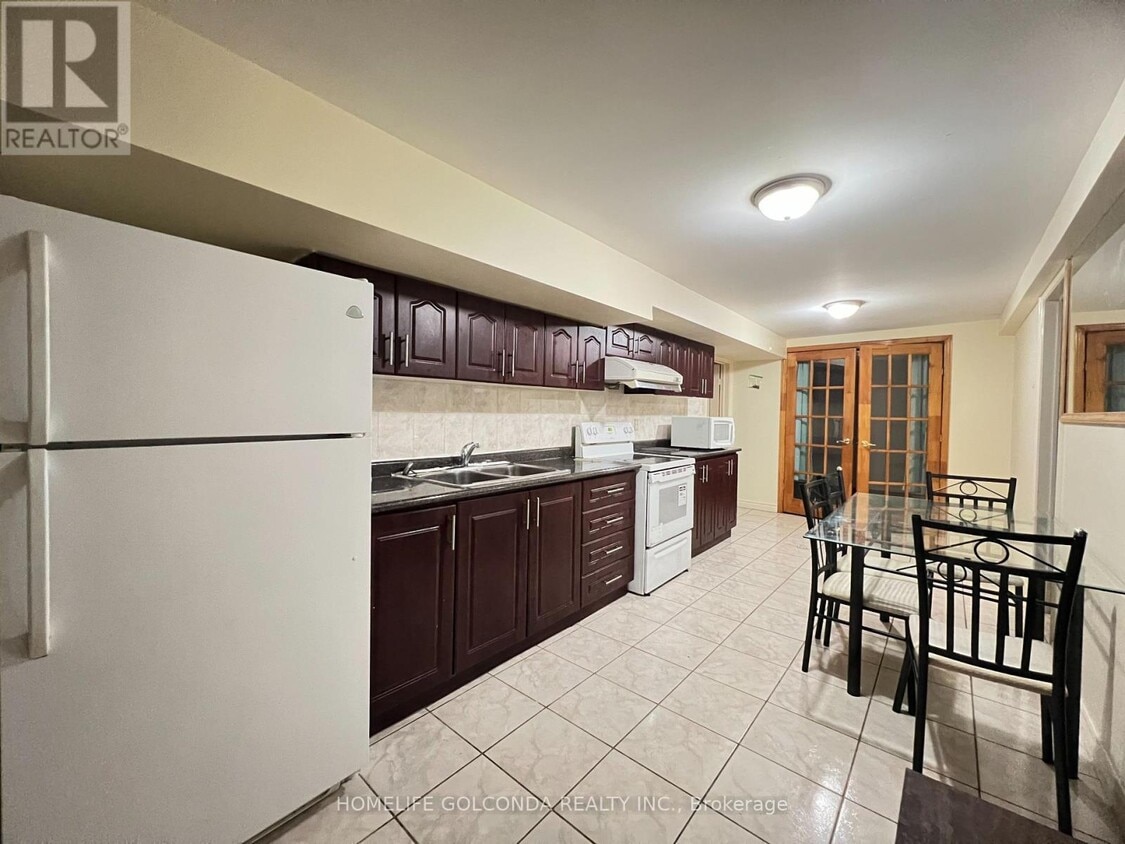 Primary Photo - 277 Huntington Ridge Dr