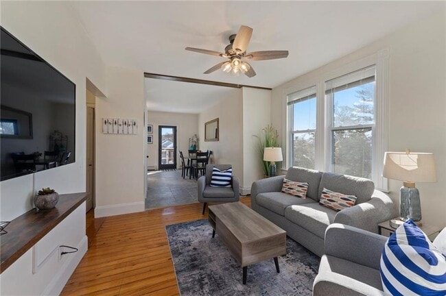 Foto del edificio - 15 W Narragansett Ave