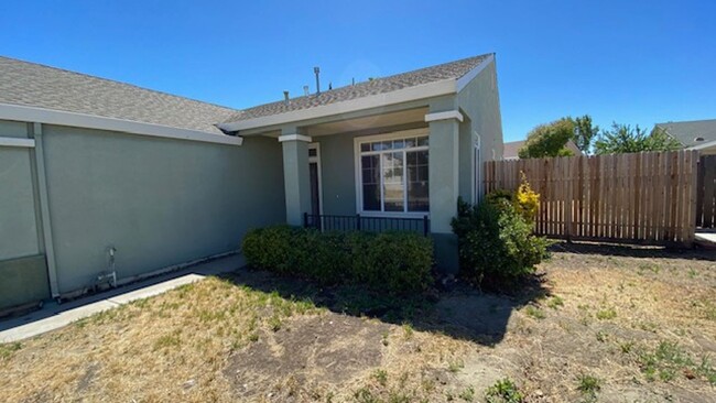 Building Photo - Rio Vista Home Available for Rent