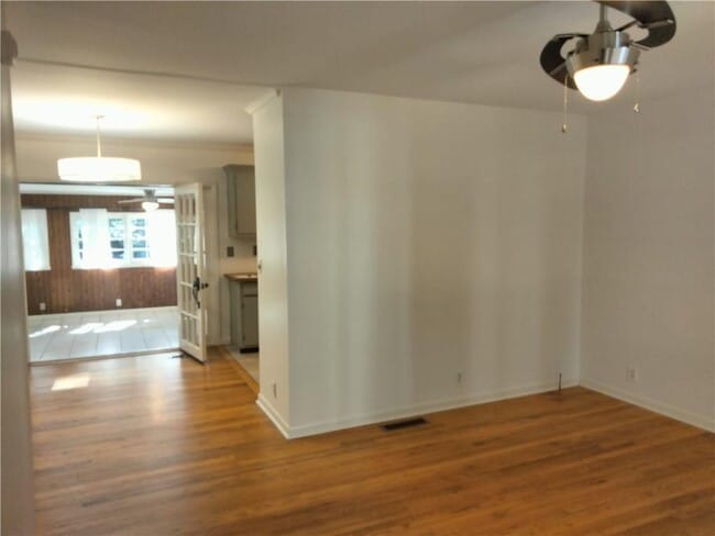 Building Photo - 1009 Verdi Way