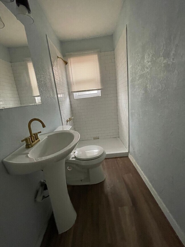 Foto del edificio - 1505 SE 65th