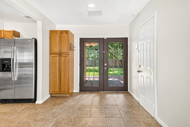 Building Photo - 4045 Woodfox St