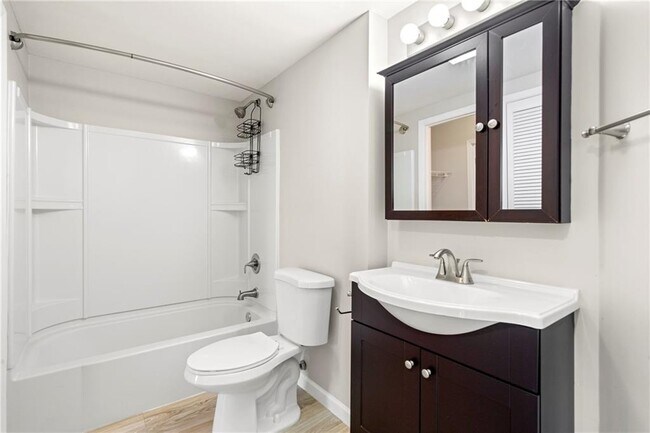 Foto del edificio - 1280 W Peachtree St NE