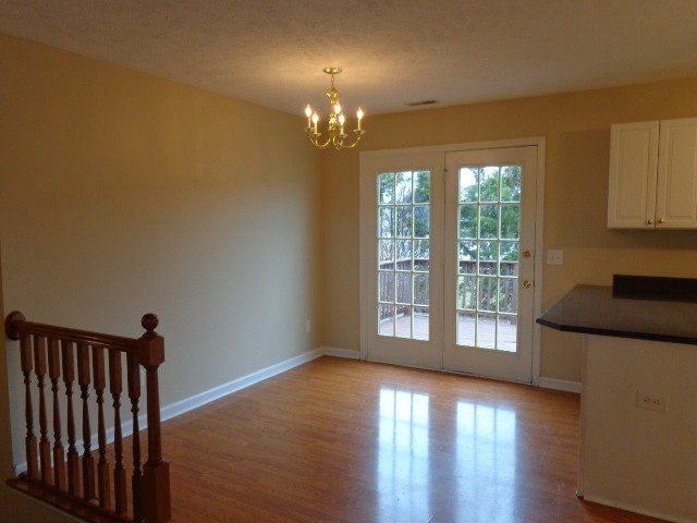 Building Photo - 884 Pin Oak Dr