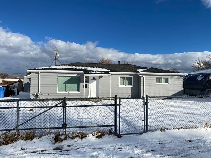 Primary Photo - Completely Remodeled 4 Bed House