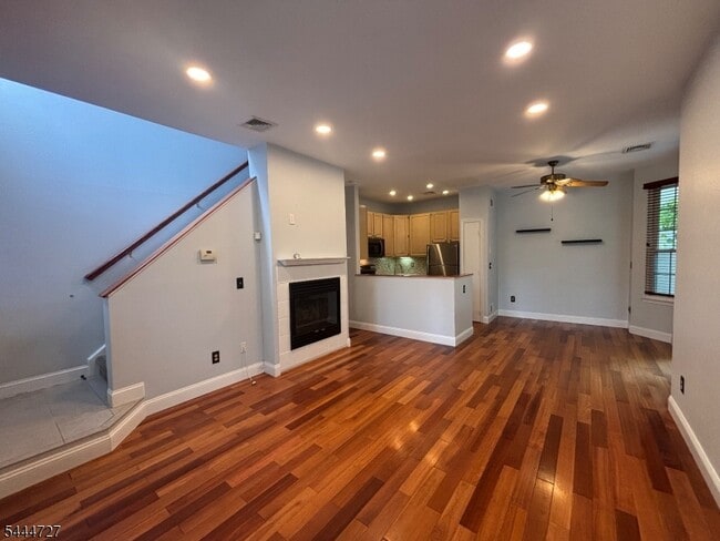 Building Photo - 1 Quail Brook Ct
