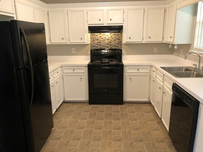 Building Photo - Beautiful Home in Byram!!