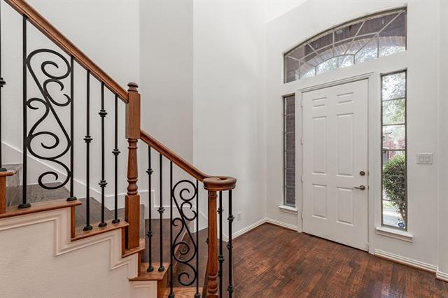 Foto del edificio - 2728 Breezy Point Ln