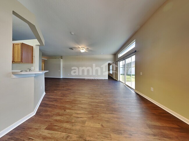 Foto del edificio - 5801 War Admiral Dr