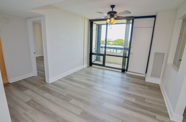 Building Photo - 1401 S Federal Hwy