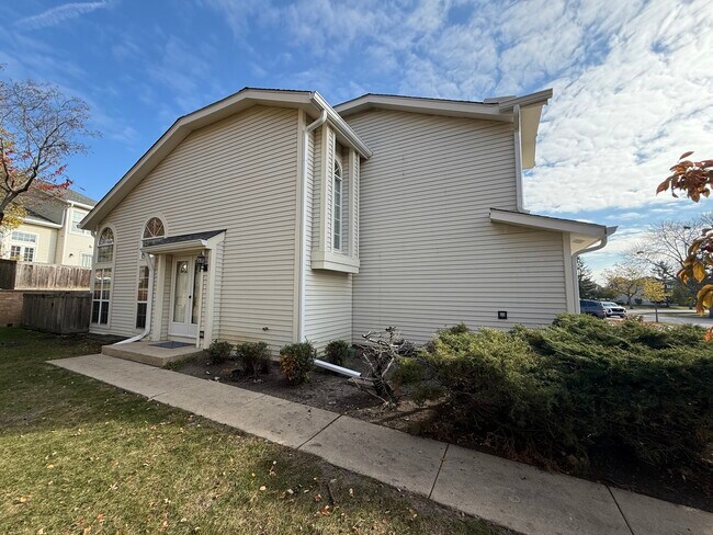 Foto del edificio - 612 Newbury Ln