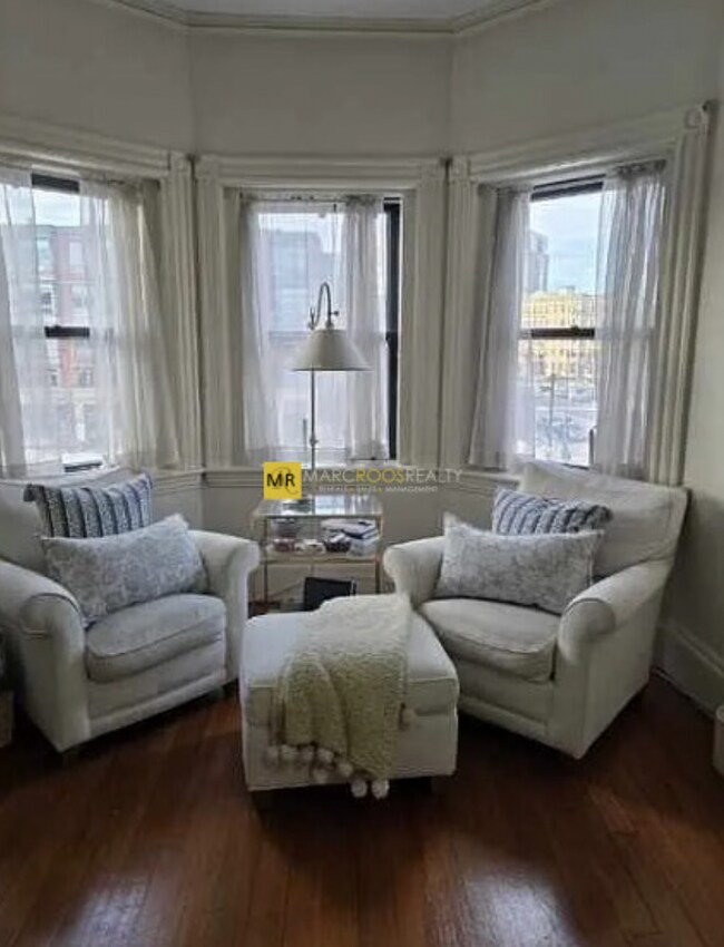 Foto del edificio - 905 Beacon St