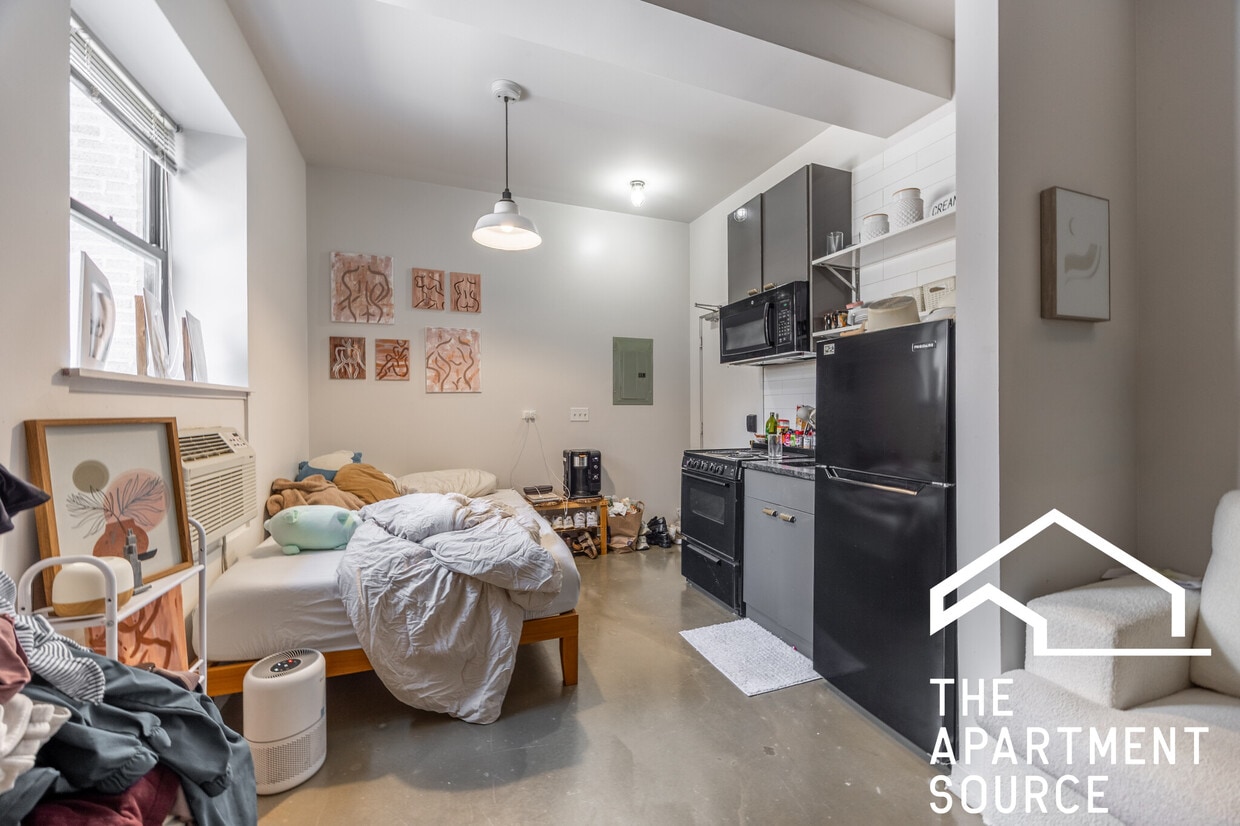Primary Photo - 1136 W Wilson Ave