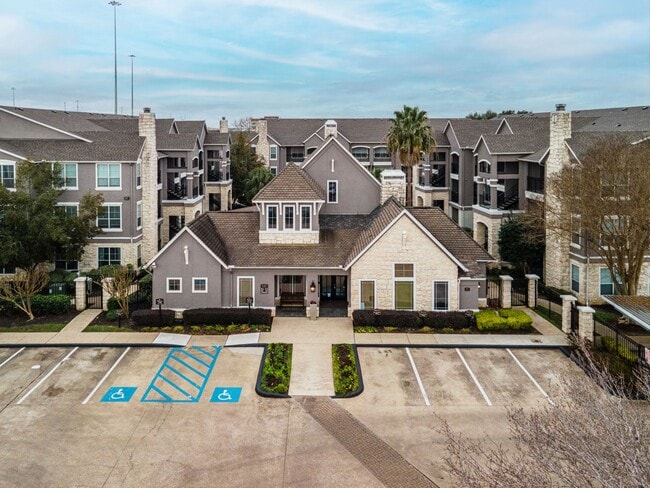 Building Photo - Westpark Ranch