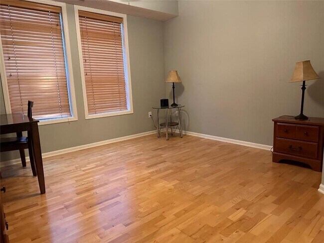 Foto del edificio - 605 Snelling Ave S