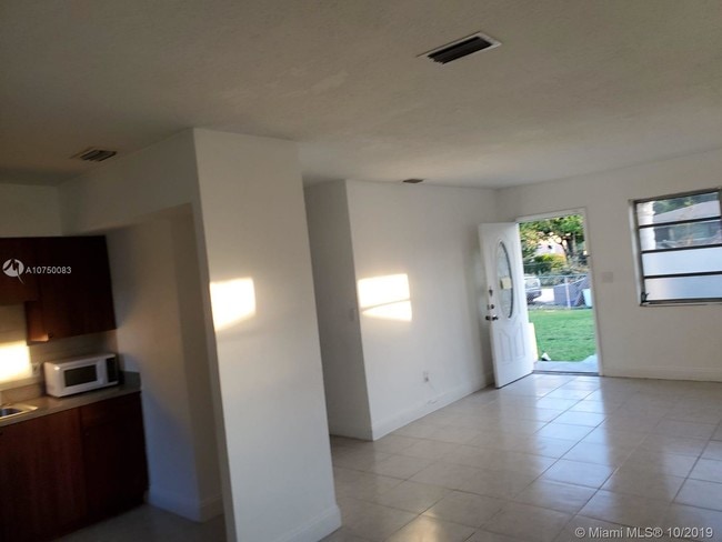 Building Photo - 3431 NW 173rd Terrace