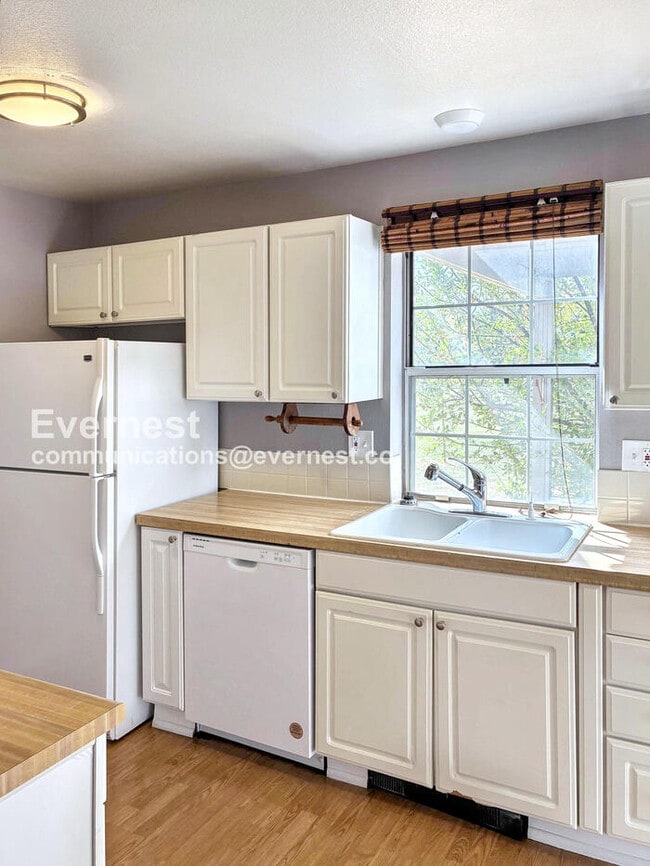 Foto del edificio - 2828 Silverplume Dr