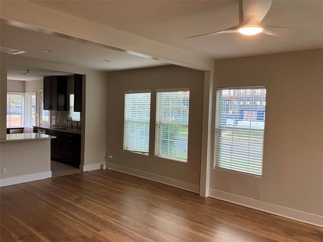 Building Photo - 1921 W 39th St