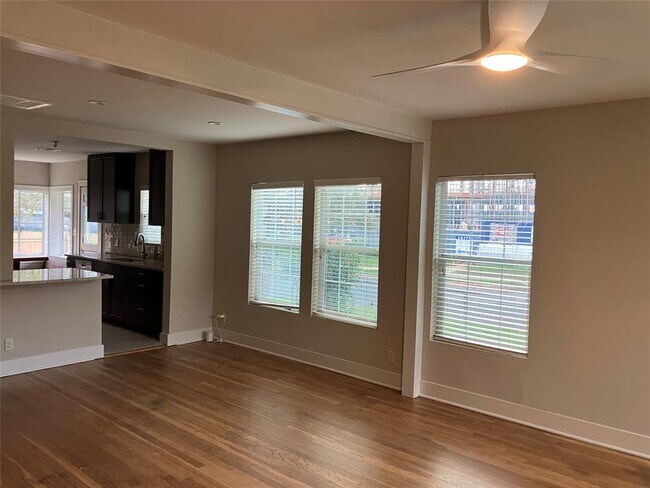 Foto del edificio - 1921 W 39th St