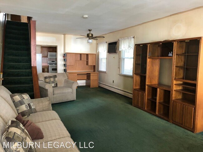 Building Photo - 3 br, 1 bath House - 73 Miles Ave