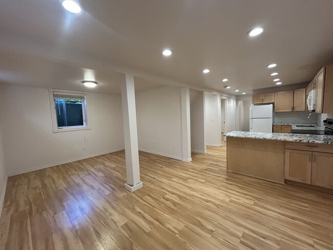 Building Photo - 4408 SE 36th Pl