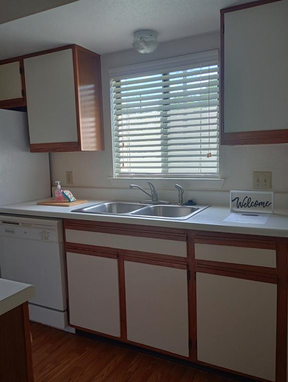 Foto principal - 728 W San Antonio St
